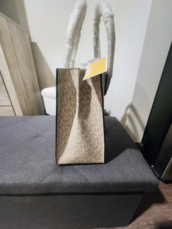 NWT Michael Kors Mercer Large Accordion Tote Cream Leather + MK Logo Sides - Picture 2 of 5